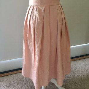 Banana Republic Fabulous satin midi skirt with pockets!
